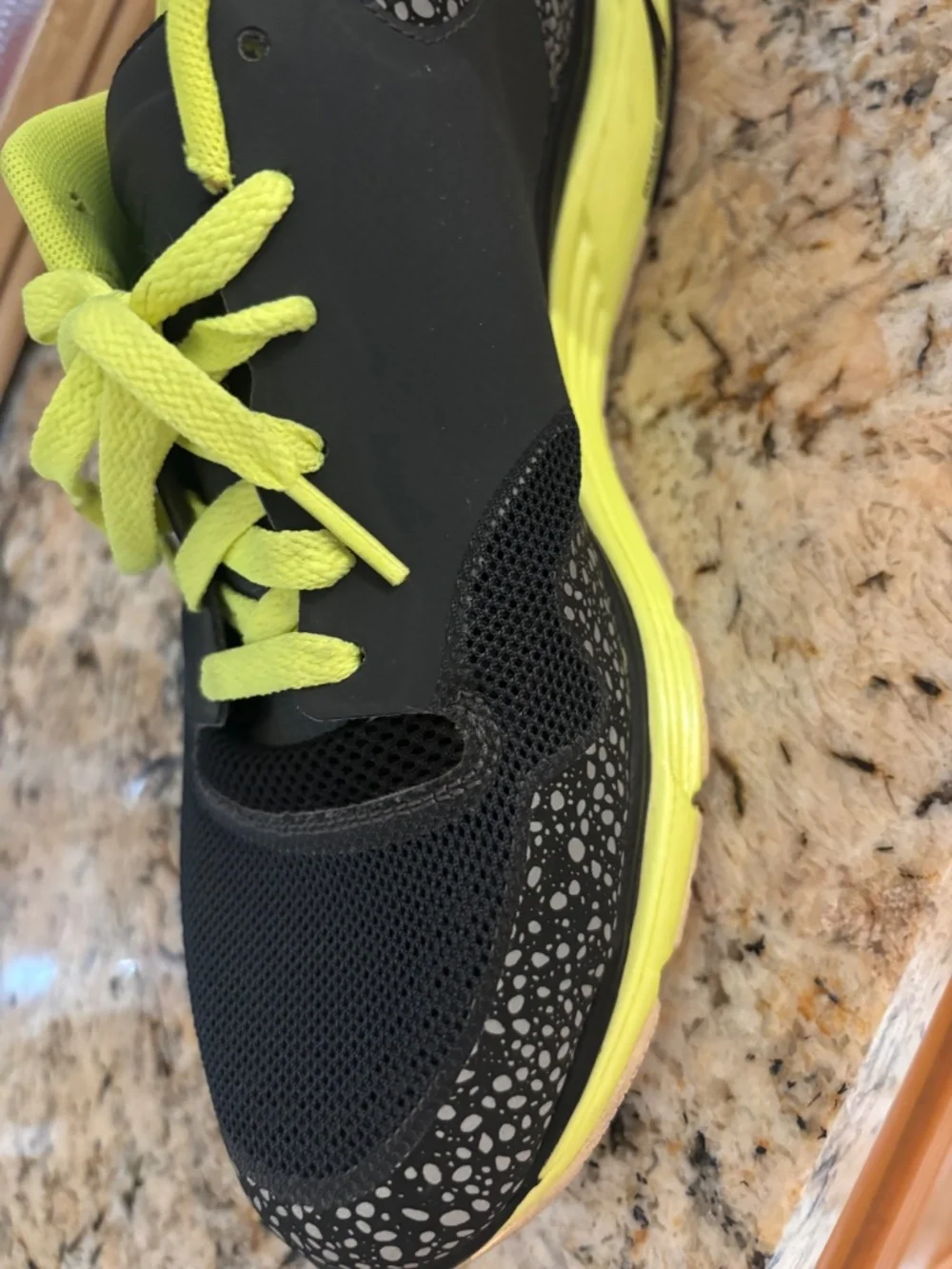 Nike - Picture 3 of 5